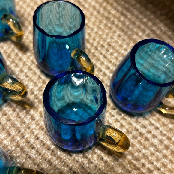 Miniature Rare Vintage Blue Manganese Glass Mugs (set of 6) - Picture 5 of 7